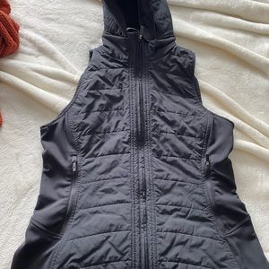 🍋lululemon vest with zipper hood size 12